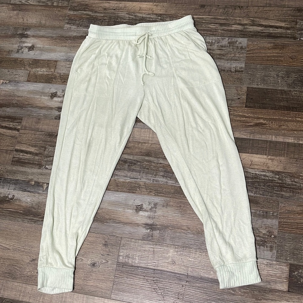Slim fitting sweats